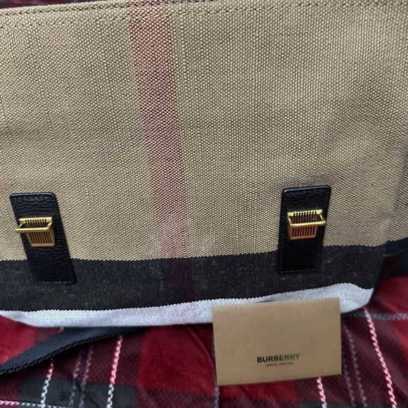 Authentic Burberry canvas crossbody bag - Picture 3 of 7